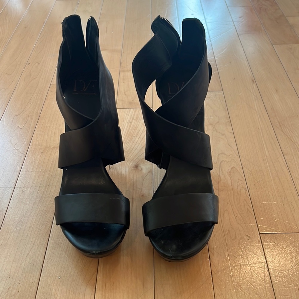 DVF wedges